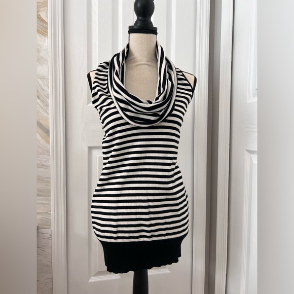 Tracy M, Sleeveless Black & White Striped Knit Cowl Neck Tunic - Picture 1 of 8